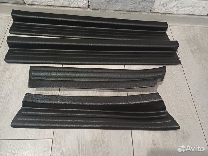 Накладки на пороги дверей лада веста (LADA Vesta)