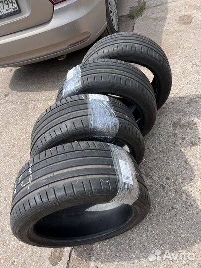 Michelin Pilot Sport 4 225/45 R17 и 245/40 R17 95Y