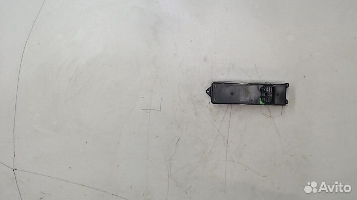 Кнопка стеклоподъемника Mitsubishi Outlander XL, 2