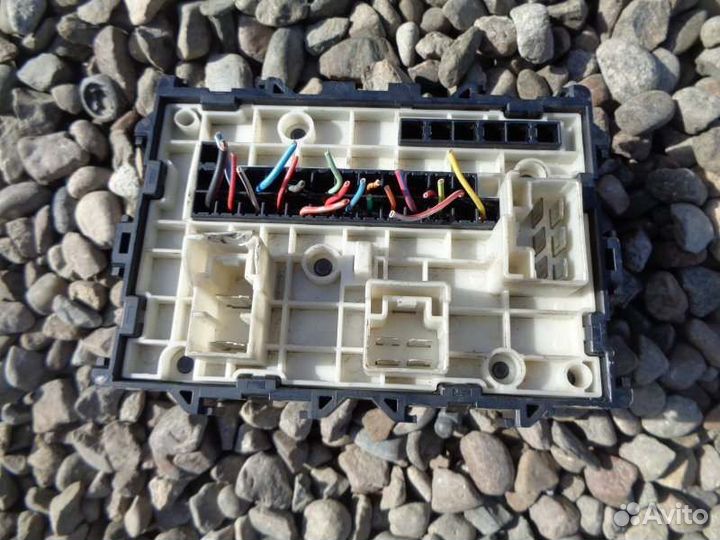 Блок предохранителей Nissan Avenir W11 QG18DE