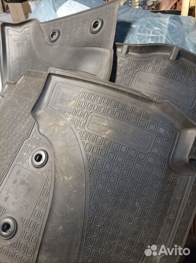 Комплект ковриков для Toyota Land Cruiser 200
