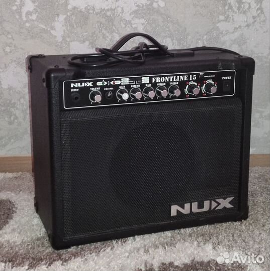 Электрогитара и комбоусилитель