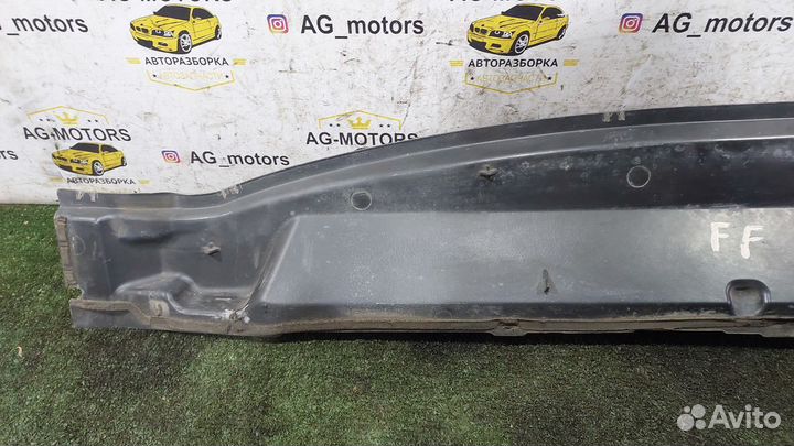 Планка под лобовое стекло Focus 2