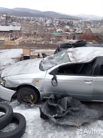 Nissan Bluebird 1.8 AT, 1999, битый, 300 000 км