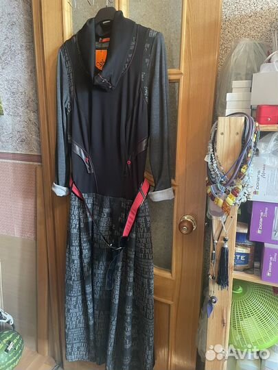 Комплект из двух платьев новый 54 р
