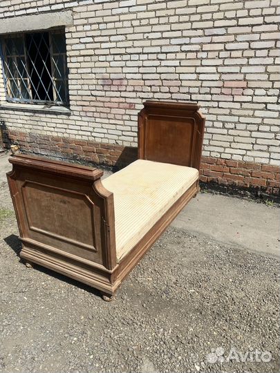 Кровать антикварная