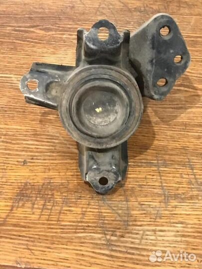 Подушка двигателя левая Kia Rio3/Hyundai Solaris 1