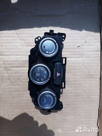 Блок управления климат контролем Субару 72311FG000