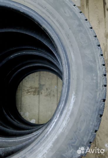 Triangle TR777 215/60 R17 96Q