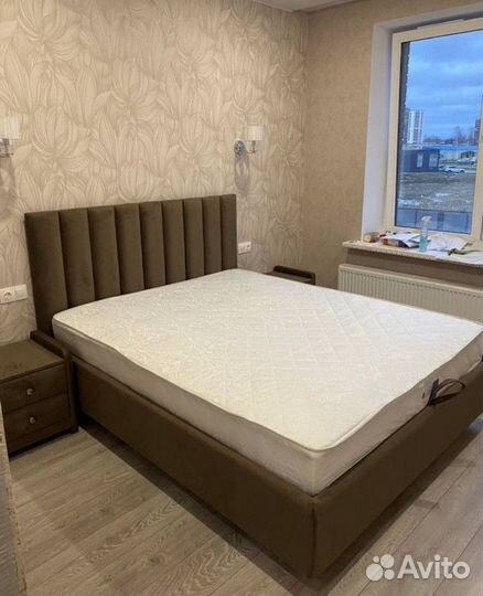 Кровать двухспальная с ящиком для белья