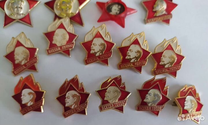 Значки октябренка, пионера, влксм