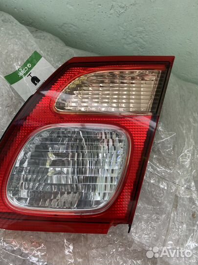 Фонарь в крышку багажника Nissan Almera n16