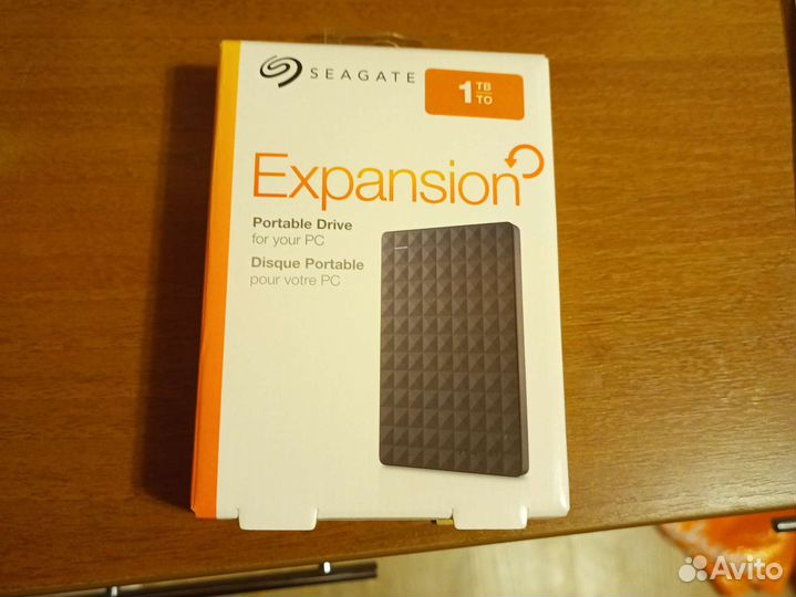 Портативный жесткий диск Seagate Expansion 1 TB