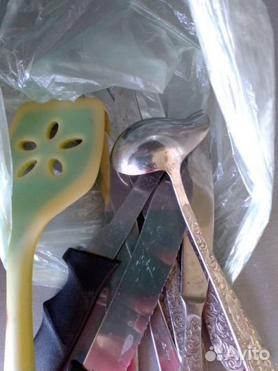 Кухонные принадлежности,лопатки,ложки, всё чистом