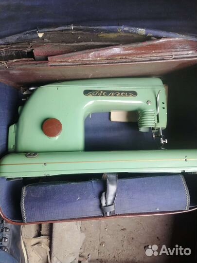 Швейная машина Волга