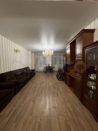 4-к. квартира, 111 м², 3/5 эт.