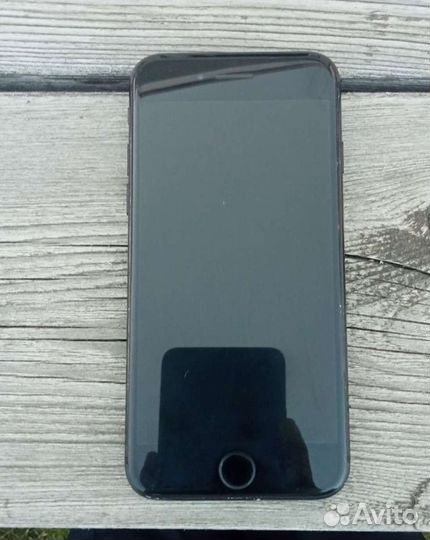 Телефон iPhone 7