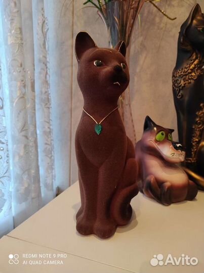 Статуэтки кошка,балерина и др