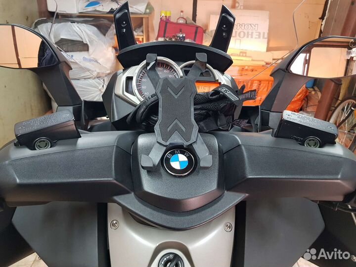 Максискутер BMW C650GT