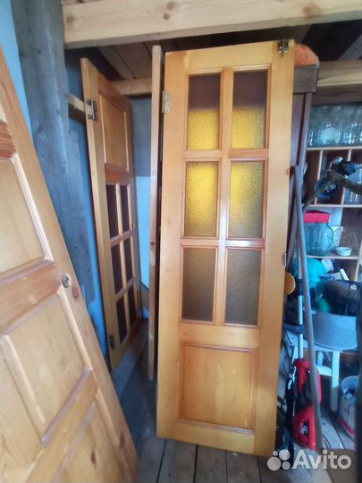 Двери межкомнатные распашные массив под лаком