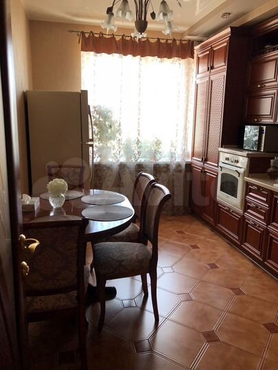 2-к. квартира, 61 м², 5/5 эт.