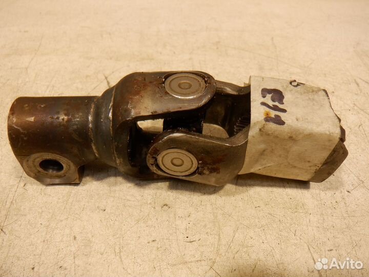 Рулевой карданчик Toyota Corolla E11