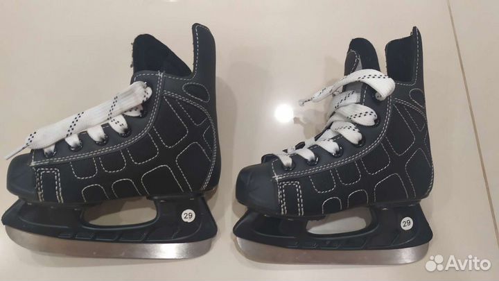 Коньки хоккейные