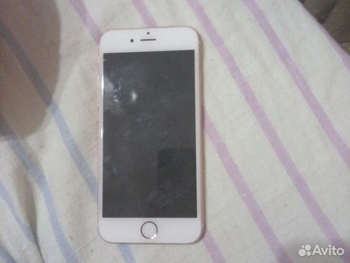 Телефон iPhone 6s