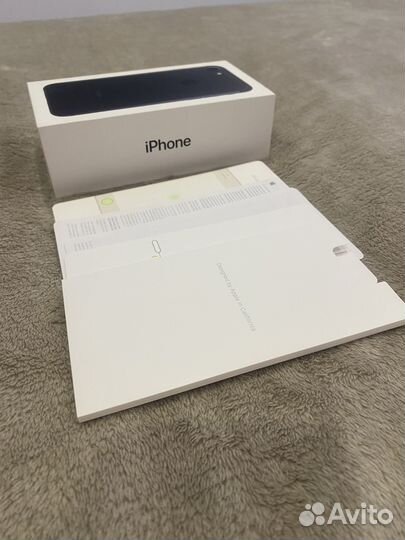 Коробка от айфона 7