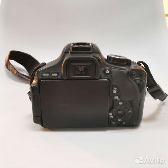 Зеркальный фотоаппарат Canon 600d