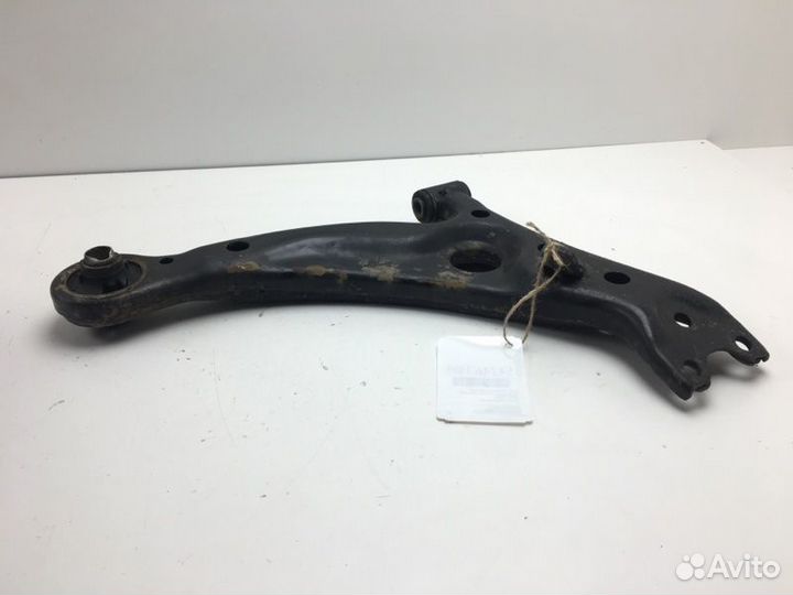 Рычаг подвески передний правый Toyota Ipsum SXM10G