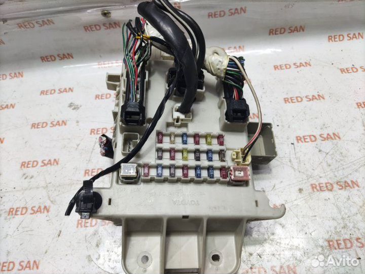 Блок предохранителей Toyota Rav 4 ACA21R 1azfe