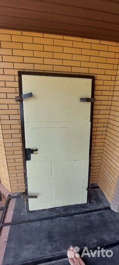 Металлическая дверь бу