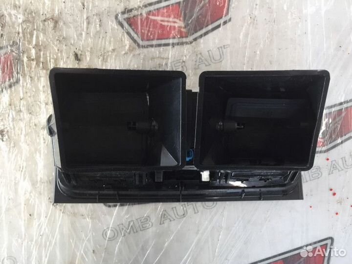 Дефлектор воздушный центральный Шкода Фабия 2