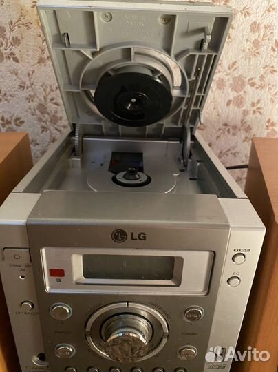 Музыкальный центр LG