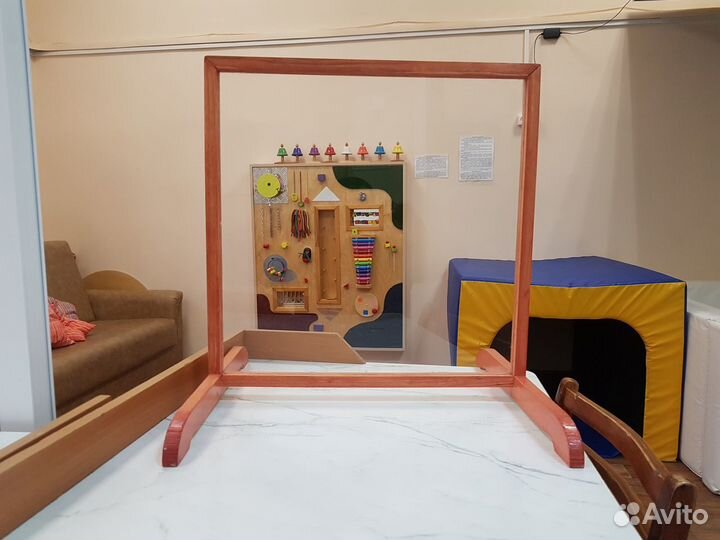 Прозрачный мольберт