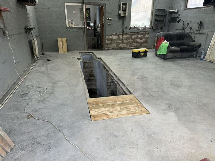 Гараж, > 30 м²