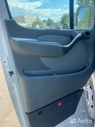 Туристический автобус Mercedes-Benz Sprinter, 2013