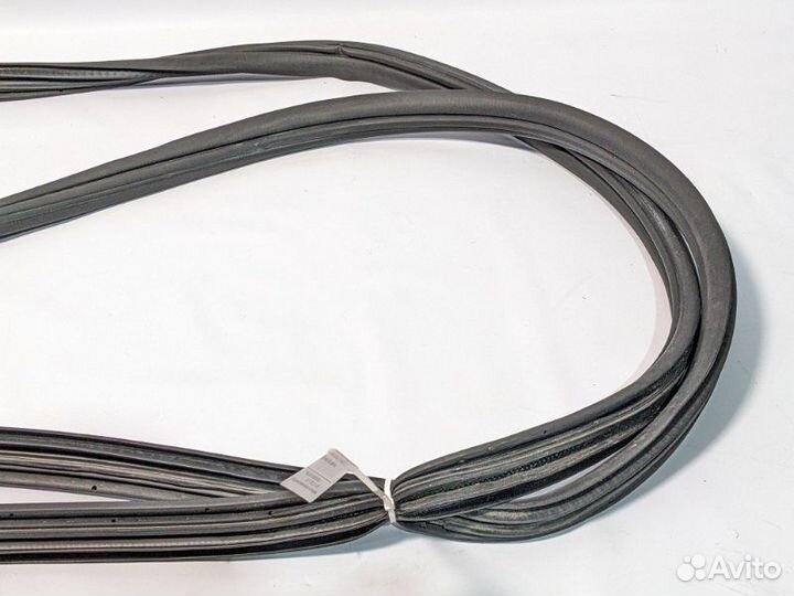 Уплотнитель проема двери задний левый Nissan