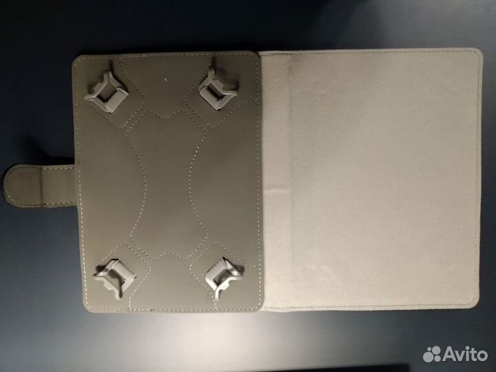 Универсальный чехол для планшета 8