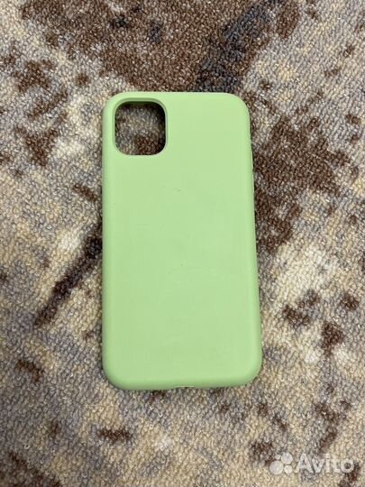 Чехлы на iPhone 11 б/у