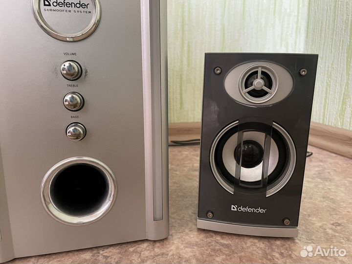 Сабвуфер с колонками Defender