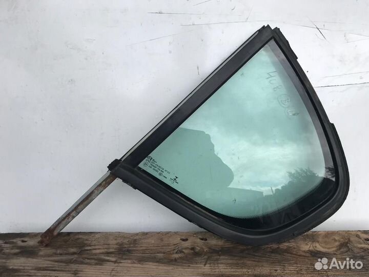 Форточка(уголок) задней левой двери Peugeot 408