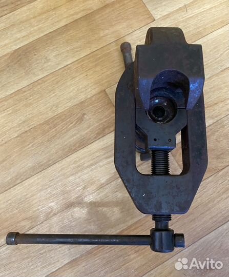 Приспособление для установки сайлентблоков. СССР