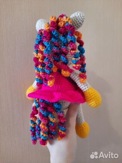 Вязаная игрушка единорожка из хлопка с люрексом