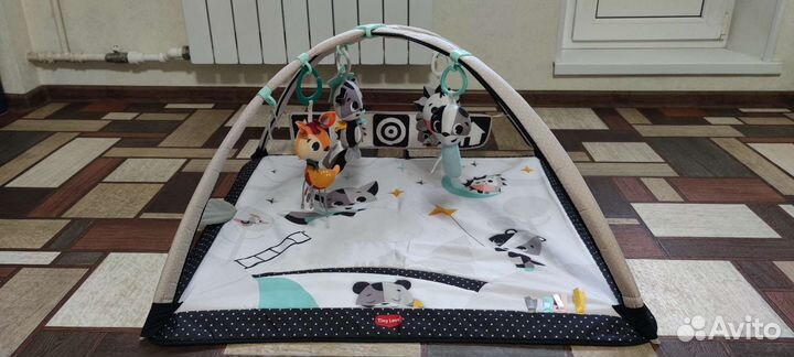 Развивающий коврик tiny love День и ночь