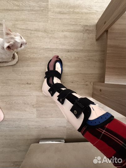 Ортез голеностопный на правую ногу