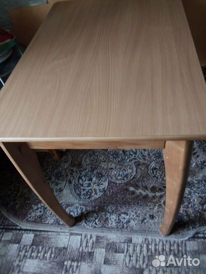 Кухонный стол