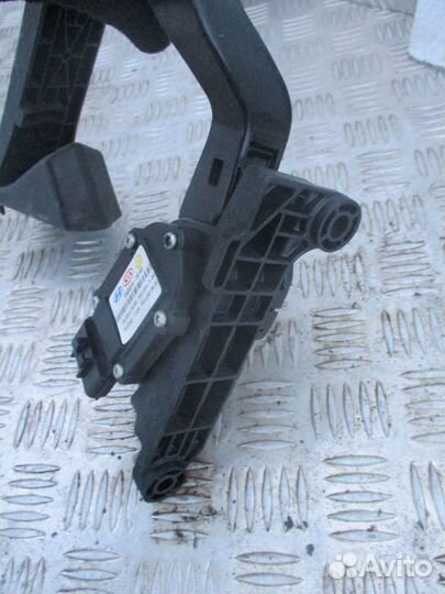 Педаль газа электронная АКПП Hyundai IX35