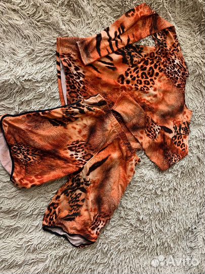 Мужской спортивный костюм